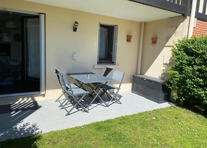 T2 jardinet, accès direct plage