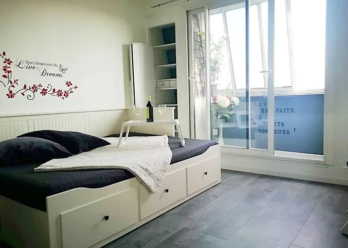 Studio vue mer 180° à 200 m de la plage en Normandie +parking