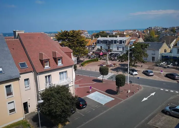 Studio vue mer 180° à 200 m de la plage en Normandie +parking
