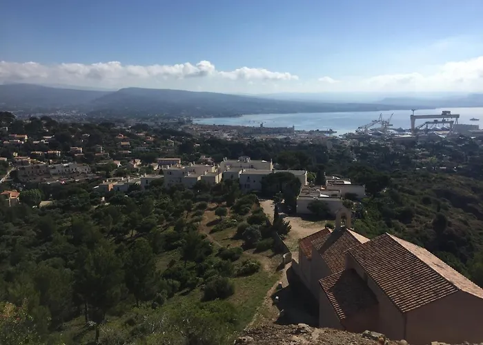 Duplex La Ciotat - superbe 85 m2 - 6 pers - 3 chambres - Climatisation - Vue mer et proche du vieux port La Ciotat