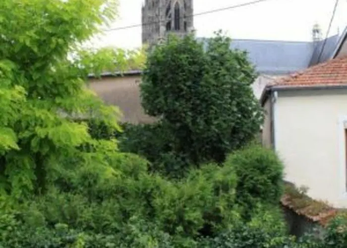 Appartement Historique au Centre de Toul, Proche Cathédrale, Tous Services Inclus - FR-1-584-74