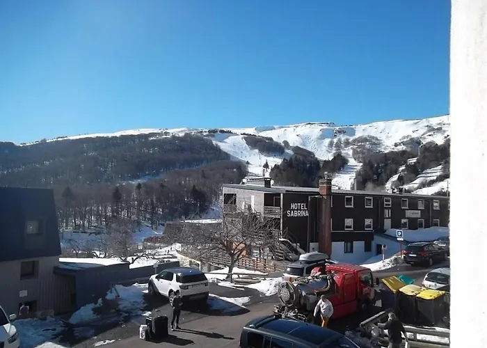 Appartement les Myrtilles à Super Besse au pied des pistes