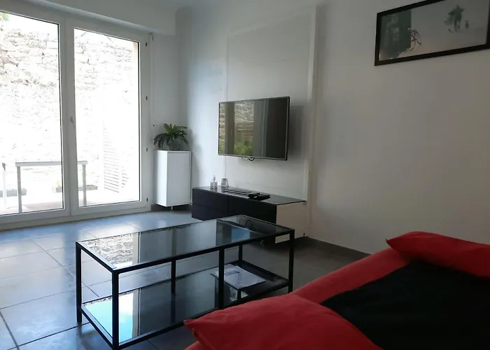 Kerentree - Appartement En Centre Ville Avec Terrasse Et Parking Prive
