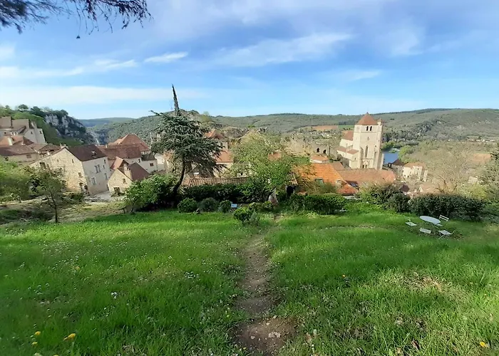Charme et jardin cœur St Cirq - Appartements