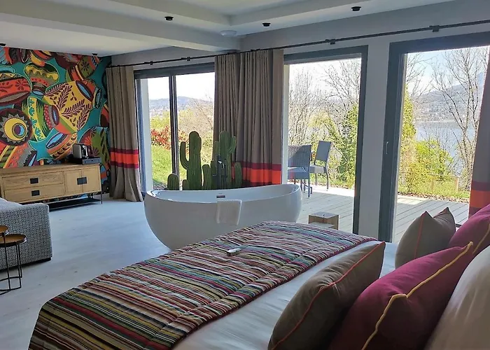 Les Villas Des Tresoms Lake & Spa Resort