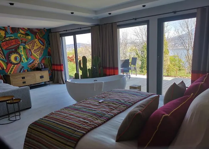 Les Villas Des Tresoms Lake & Spa Resort