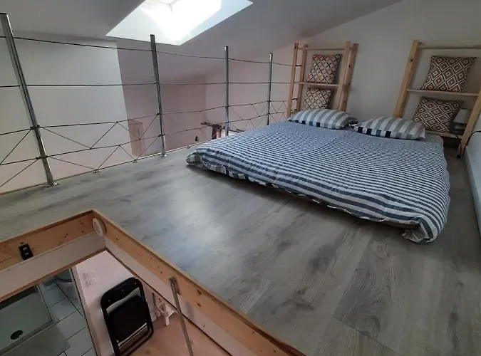 Studio neuf proche Océan