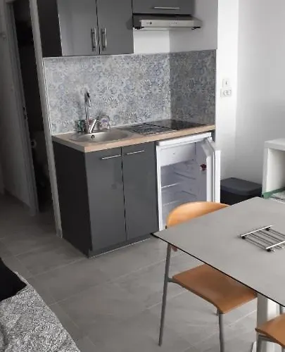 Studio - Marina 4 - 17 allée des Pinons - 2-1