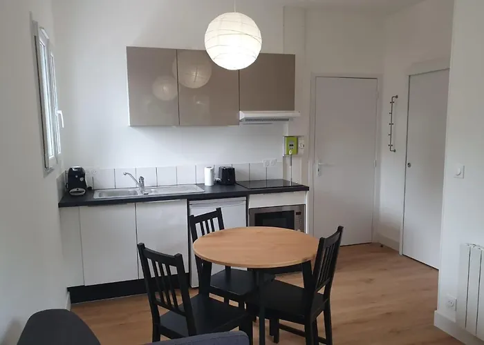 Modern Apartment Near The Sea
