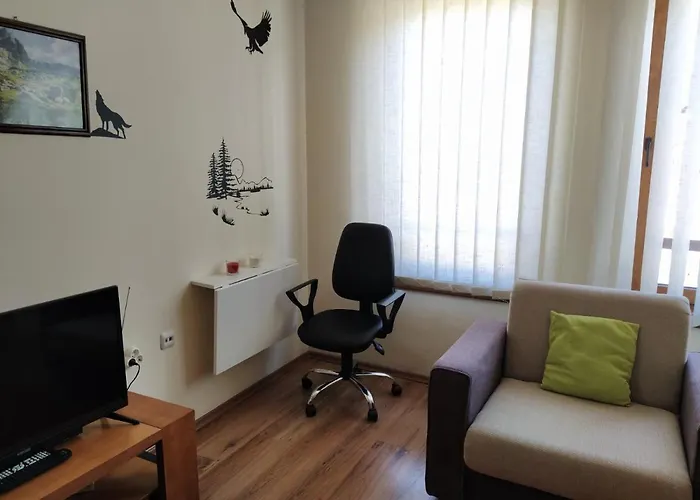 Pine Tree Apartment D34