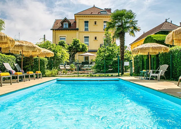 Hotel Des Dauphins