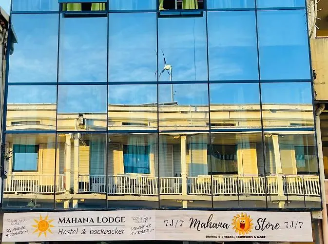 Mahana Lodge Hostel & Backpacker