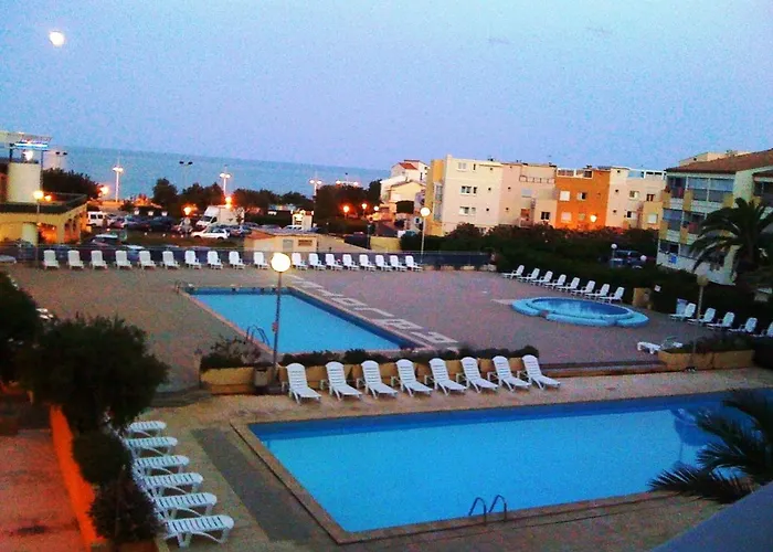 Bord De Plages, 2 Piscines, Transats, Pataugeoire