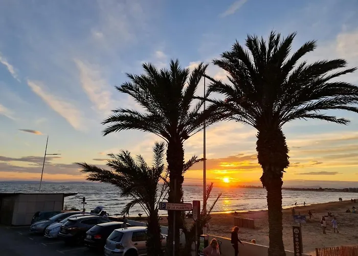 Exceptionnel, Sur La Plage En Front De Mer