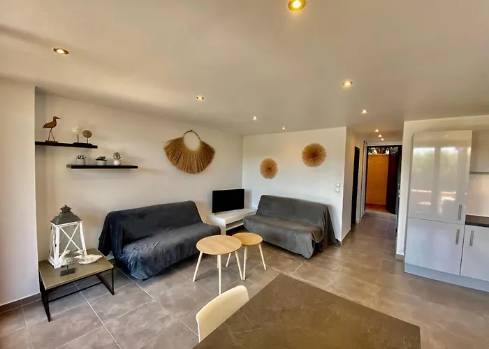 Marinesappartement, La Marina Tropezienne 100M Plage Wifi Fibre