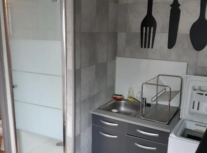 MAISON Studio SEDAN Meublé 14M2 INDEPENDANT