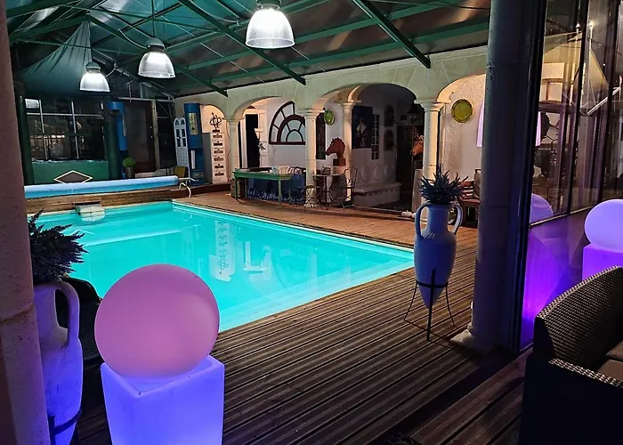 Hôtel de ski: Domaine Le Lanis Chambre d'hôtes avec pscine