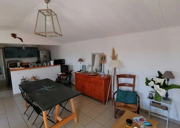 Jolie maison de vacances Noirmoutrine