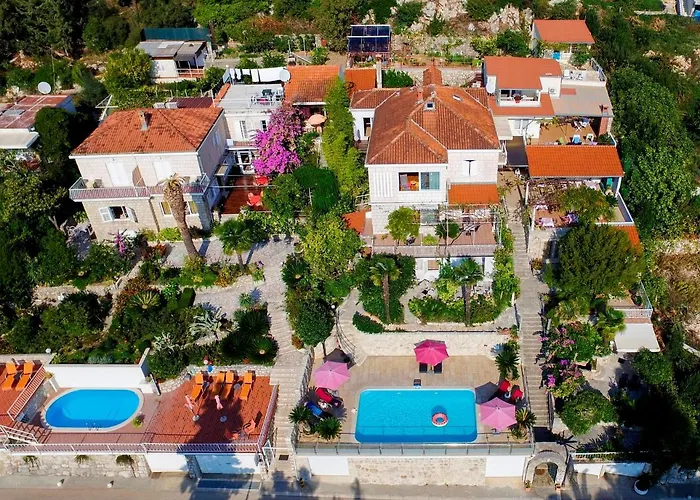 Villa Carmen Rooms & Apartments