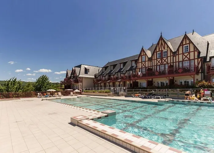 Terraced House In Residence & Spa With Common Pool And Sauna, Houlgate