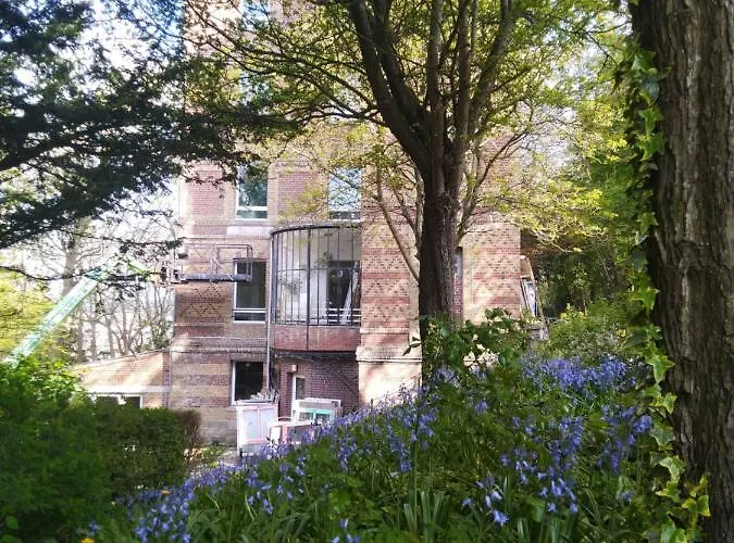 Le Domaine Des Roches, Auberge Collective