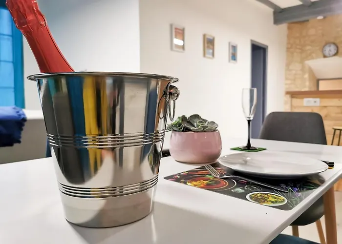 Appartement Ma Douce Charente - Superbe T3 Design et Fonctionnel - Hyper Centre à Saintes