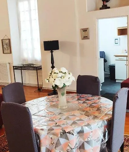 2 chambres 88m2 Extra centre historique Cahors vaste appartement convivial et cosy