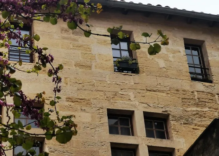 appartement a 50 m de la place aux herbes