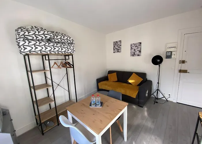 Enghien-Les-Bains : Studio Au Coeur Du Centre Ville