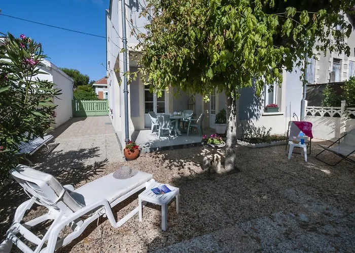 Villa Familiale Proche Plage, Centre Et Commerces - Fr-1-648-26