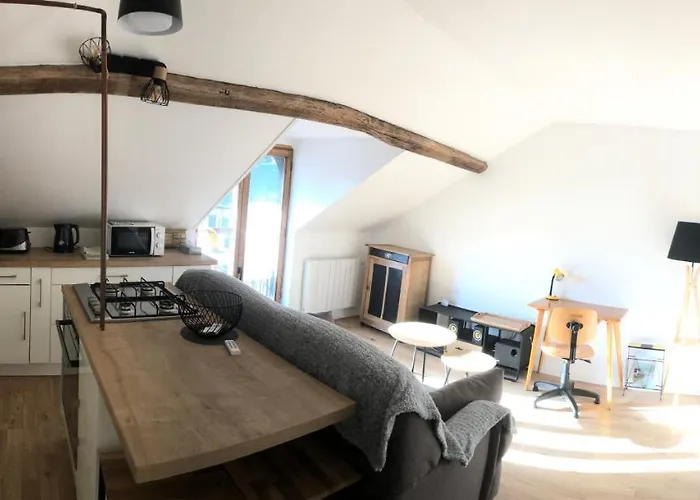Appartement Cosy 600m Gare - étage 3 - balcon et calme - TV - wifi