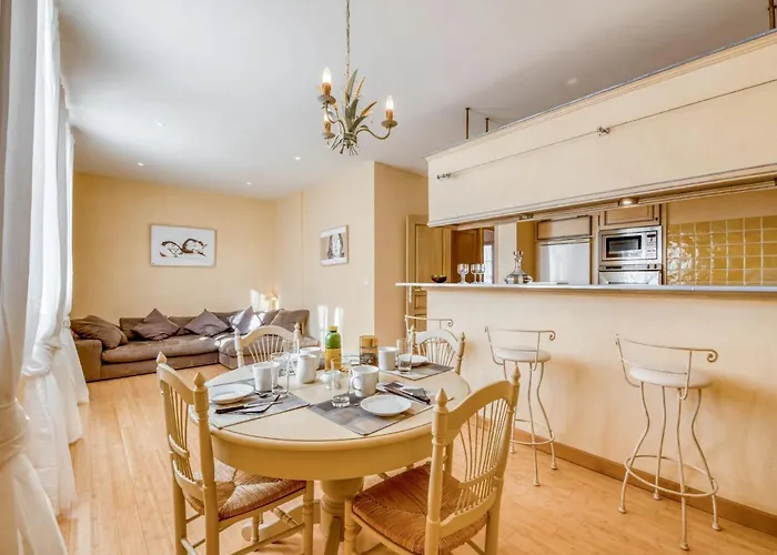 Location de vacances: Apartment Boulevard Louis Blanc-1 By Interhome