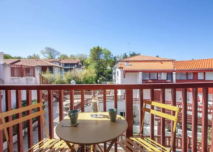 Appartement Cosy Avec Mezzanine, Balcon Et Parking A 300M De La Plage - Fr-1-2-382