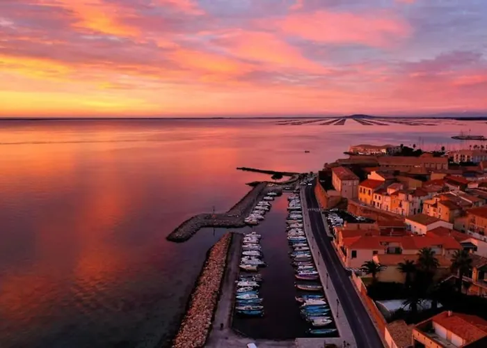 Appartement cosy à 50 m de la plage et du port