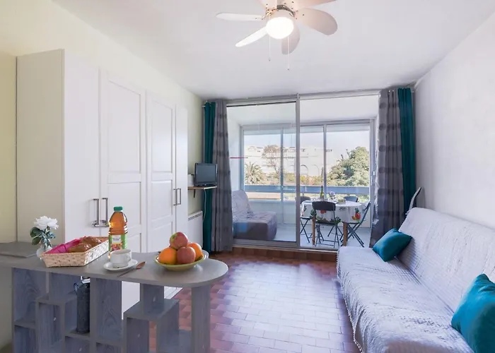 Studio Floralies I-6 By Interhome