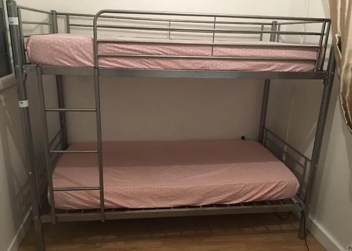 Lori Hostel