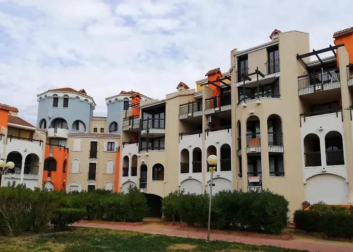 Presqu'île de Cap Coudalere et proche du Village de Noël avec terrasse, aire de jeux d'enfants, parking