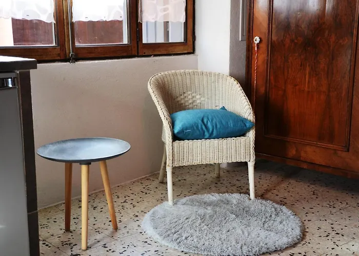 Charmant Studio Dans Le Centre Historique De Vias