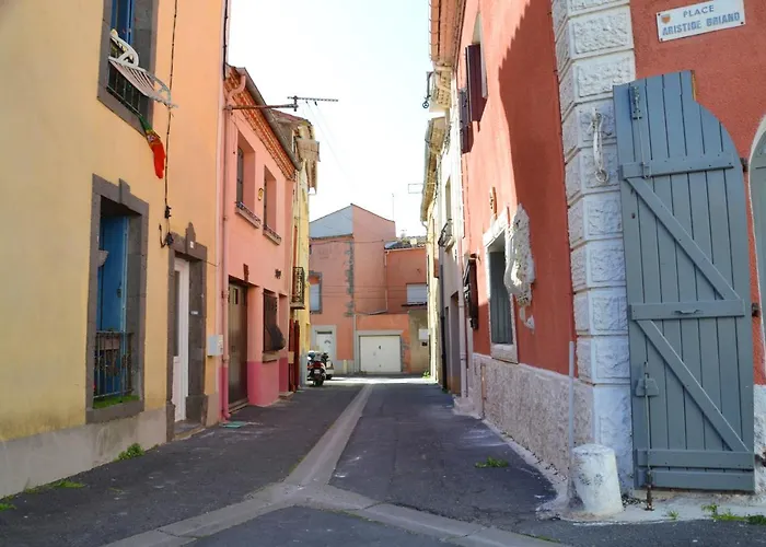 Charmant Studio Dans Le Centre Historique De Vias