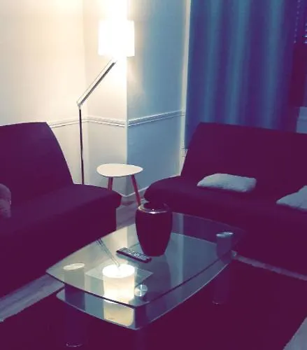 Appartement De 70M2 En Residence Calme Avec Une Terrasse Et Un Parking Sous Surveillance