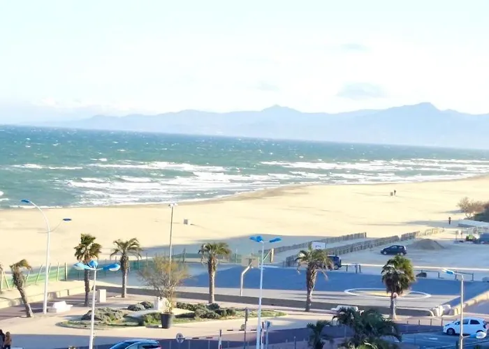 Belle Vue Mer Canet Plage accès piscine couverte et chauffée