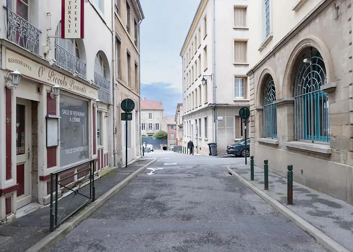 Appartement lumineux 1 chambre hypercentre Place St Jean
