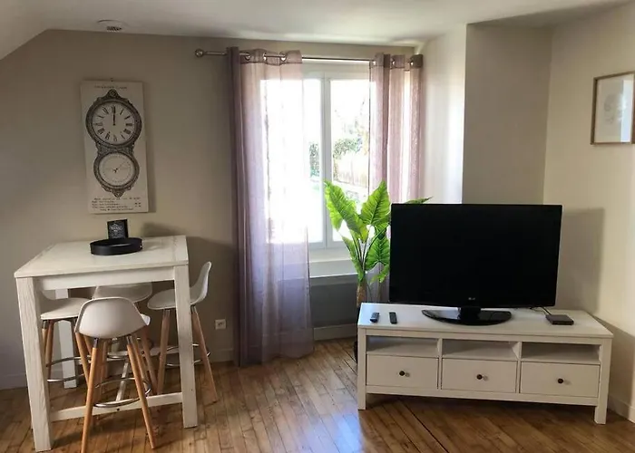 Logement à Brive, près du centre-ville et de la gare - Climatisation, fibre internet et stationnement gratuit