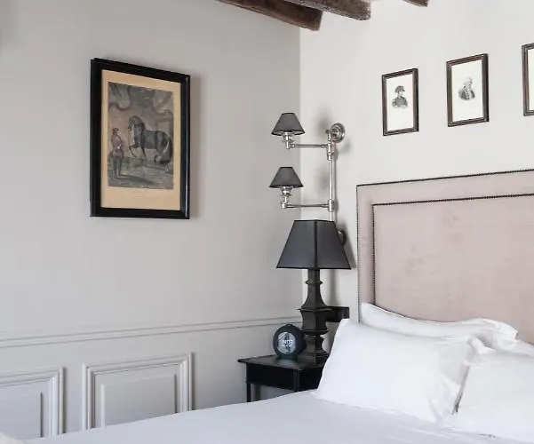 Hôtel romantique: Hotel Saint-Louis en L'Isle