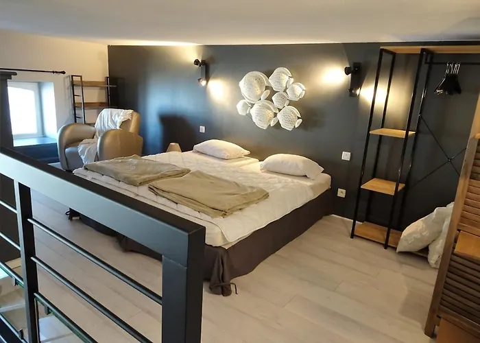 Charmant Studio En Duplex Esprit Loft Avec Balcon Vue Mer, Et Piscine Exterieure