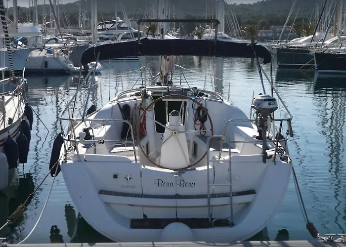 Porquerolles - Nuit Insolite A Bord Du Bora Bora