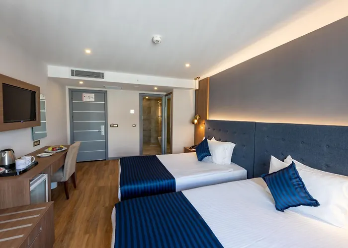 Nova Plaza Crystal Hotel & Spa