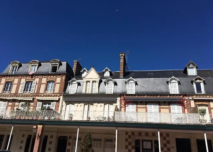 À deux pas du casino et de la plage Spacieux 2 pièces