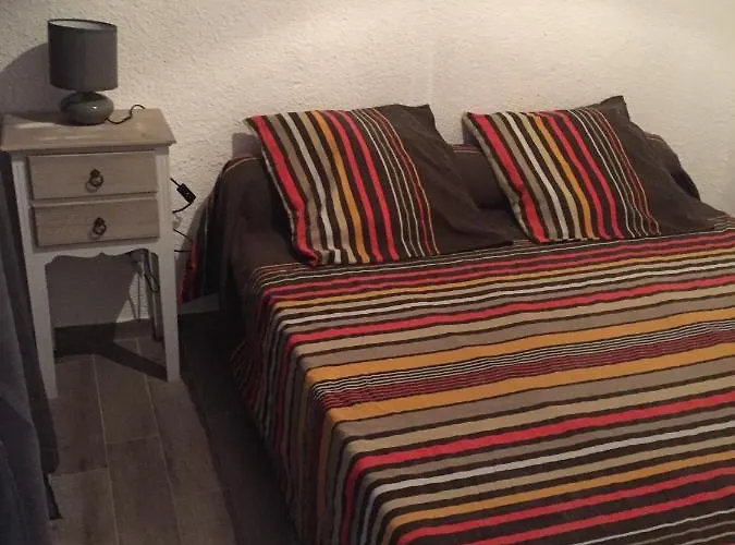 studio avec wifi à 50 m de la plage dans une rue piétonne
