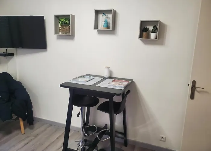 Joli Petit Studio Au Centre De Carry Le Rouet